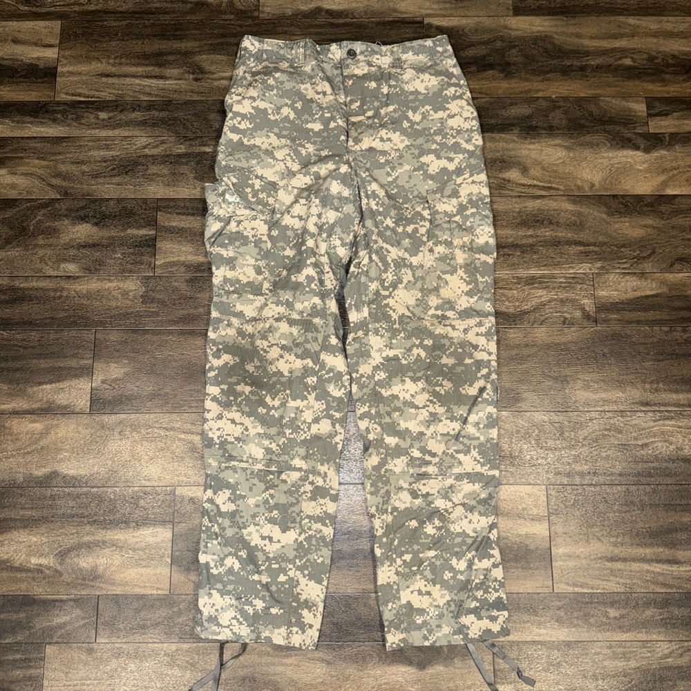 US Army ACU Cargo Pants Digital Camouflage Men's Size Medium-Long Utility Pocket